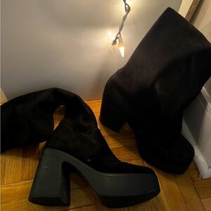 Over the knee L’Intervalle boots